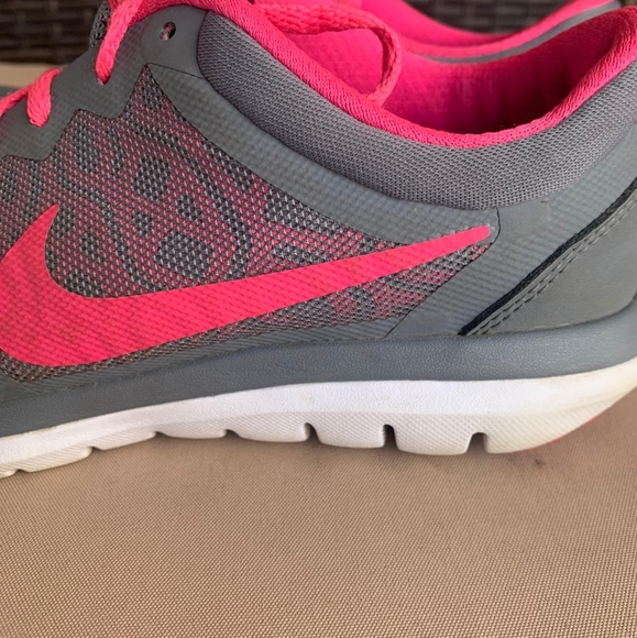 Nike Running Shoes - Size 6.5 - Picture 13 of 16